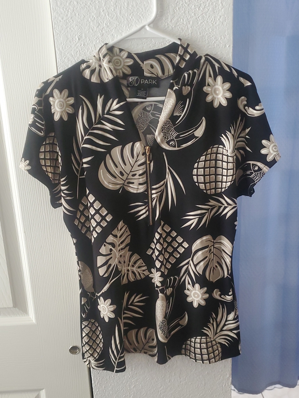 Black Tropical Print Short-Sleeve Zip Blouse